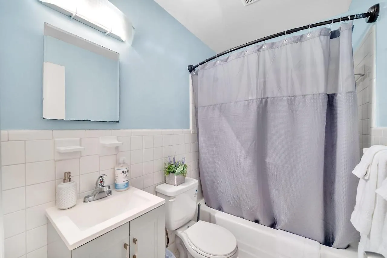Holiday home 2Br Duplex- Near Uptown Charlotte Villa
